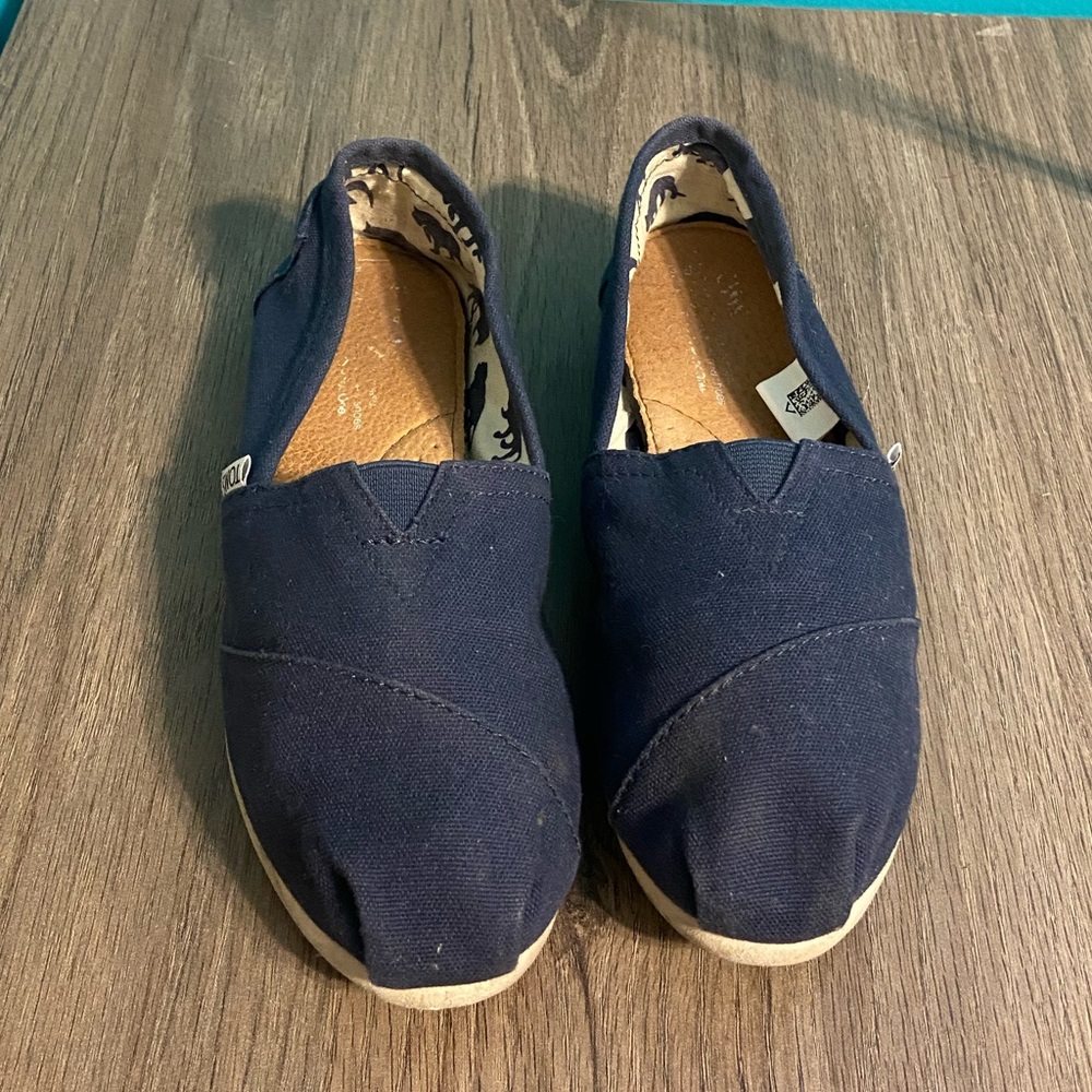 Navy Blue Toms